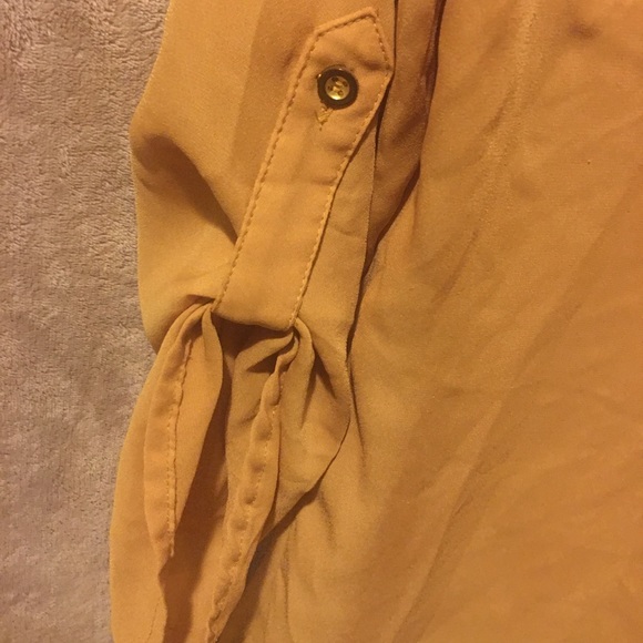 Tops - Picture 4 of 5